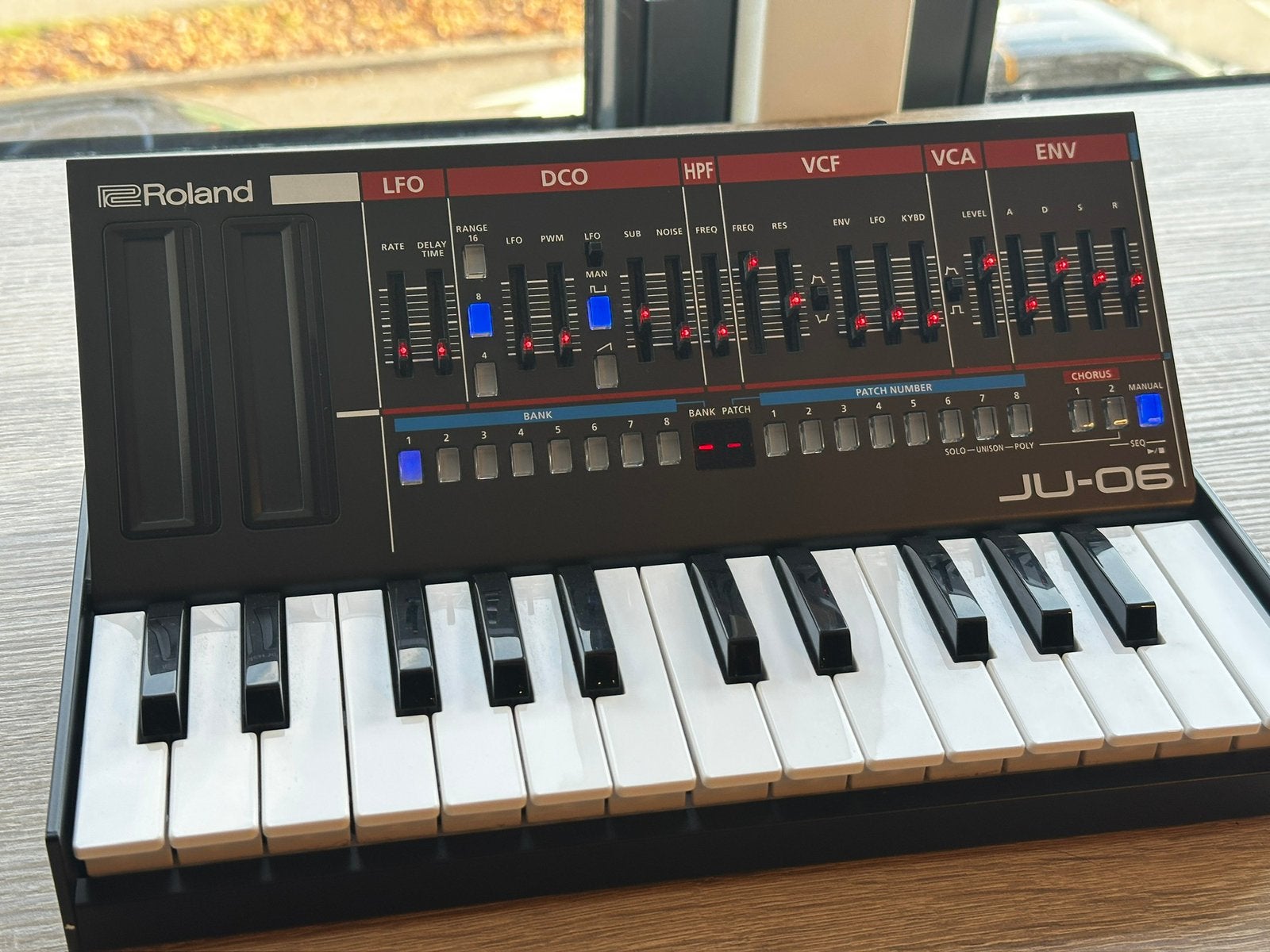Roland JU06, Muziek en Instrumenten, Ophalen, Zo goed als nieuw, 61 toetsen, Roland