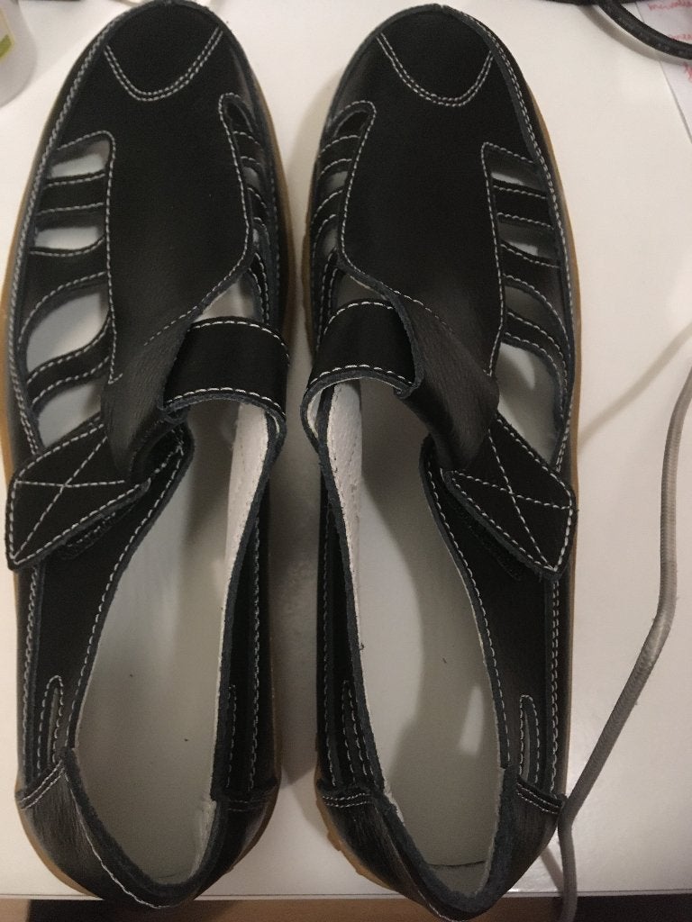 Nieuwe zomerschoen dames  een paar zilver en een paar zwart., Zwart, Nieuw, Onbekend, Sandalen of Muiltjes