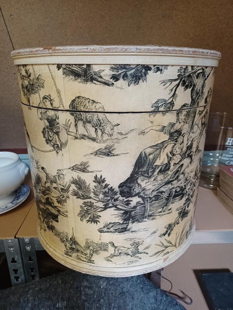 Brocante toile de jouy houten hoedendoos 40 cm, Antiek en Kunst, Ophalen