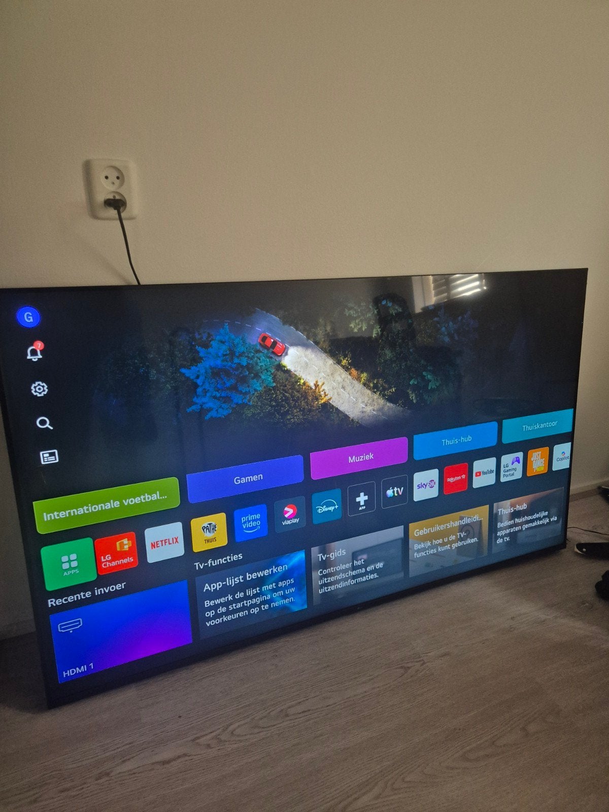 ZGAN 65 inch LG Smart TV met muurbeugel, Audio, Tv en Foto, Televisies, Info@lge.nl, 50 Hz, Ophalen of Verzenden, Zo goed als nieuw