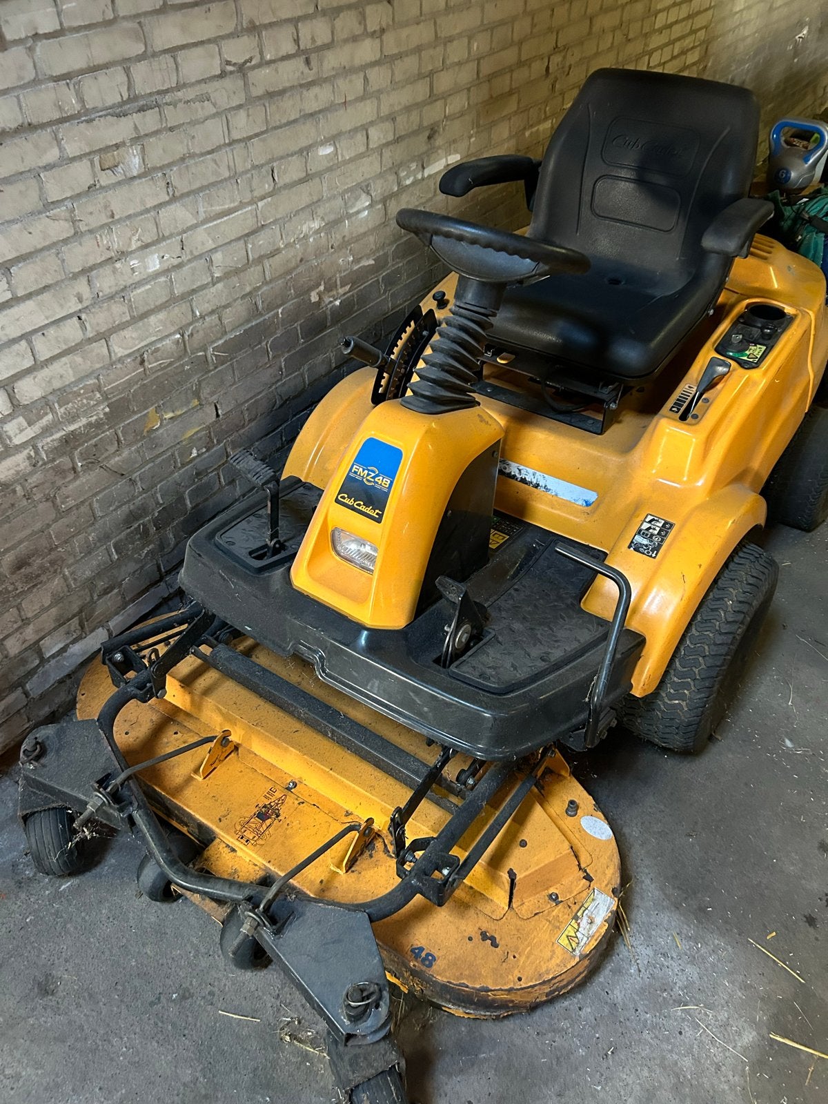 Cub Cadet 48 FMZ Zero-Turn Zitmaaier, Ophalen, Cirkelmaaier, Gebruikt, Elektrische starter
