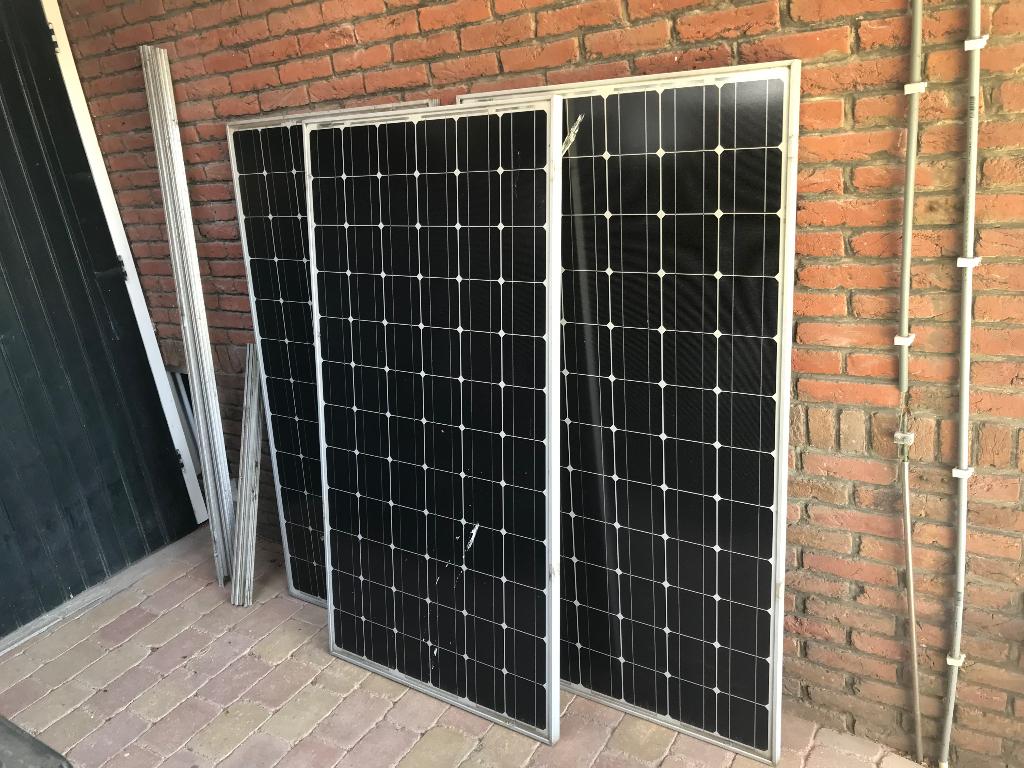 Zonnepanelen set plug en play., Ophalen, Gebruikt