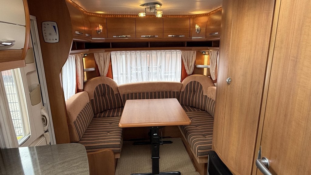 Hobby Excellent 455 UF bouwjaar 2009 met luifel, Caravans en Kamperen, Schokbreker, Rondzit, Hobby, Bedrijf