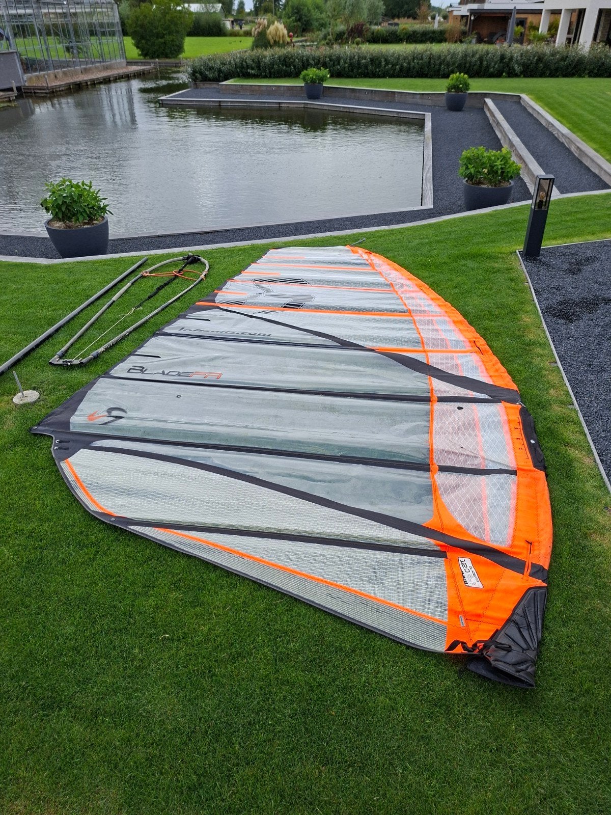 Loftsails Blade FR windsurfzeil 12 m3 met mast en giek, Ophalen, 8 m² of meer, Complete set, Loftsails