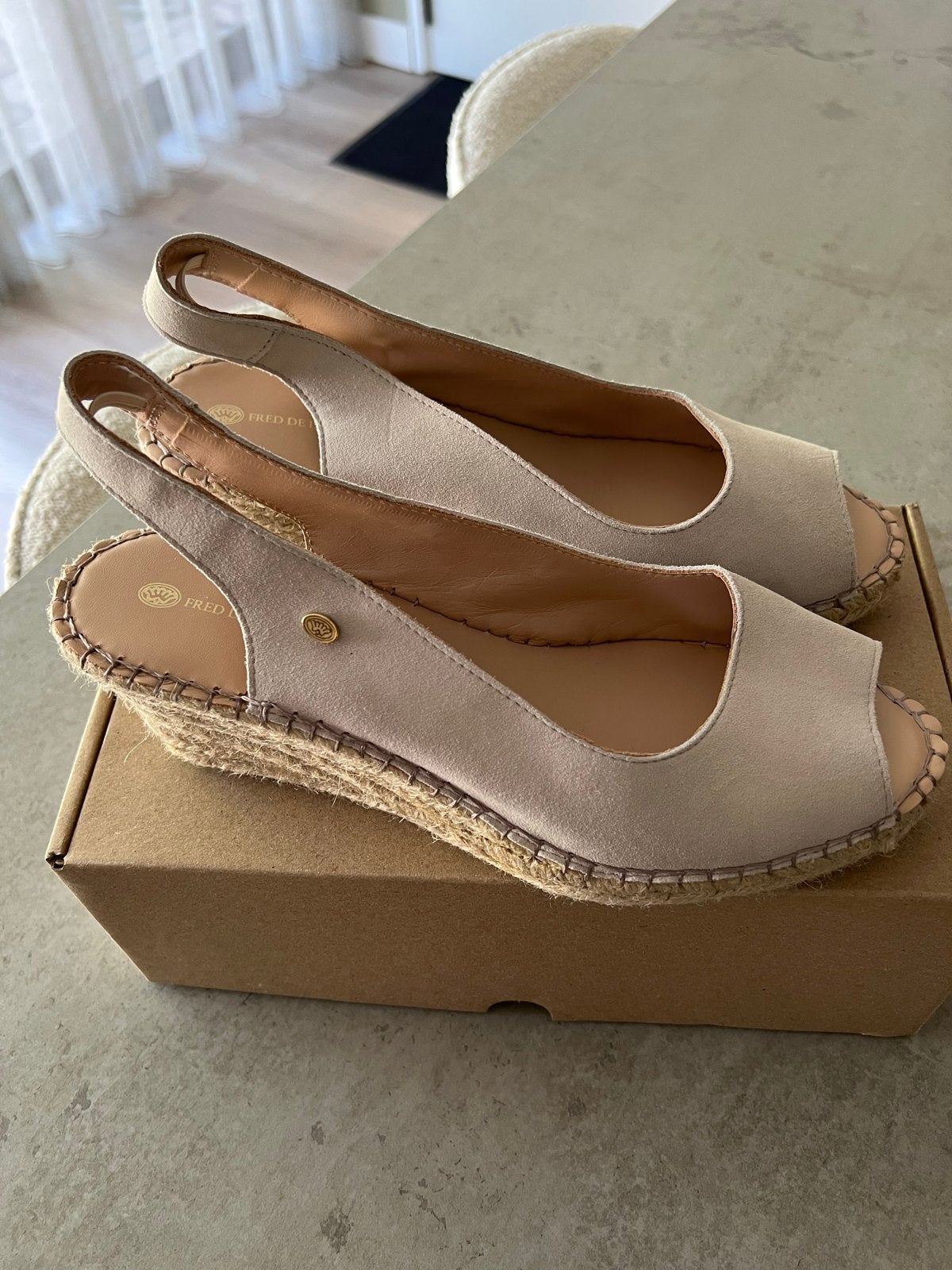 NIEUWE Fred de la Bretoniere espadrilles maat 41, Nieuw, Ophalen of Verzenden, Espadrilles of Moccasins, Grijs