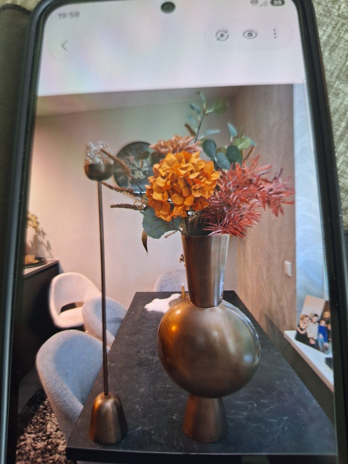 Bronzen vaas met droogbloemen en kandelaar, Huis en Inrichting, Woonaccessoires | Vazen, Ophalen, Inclusief droogbloemen, Bruin