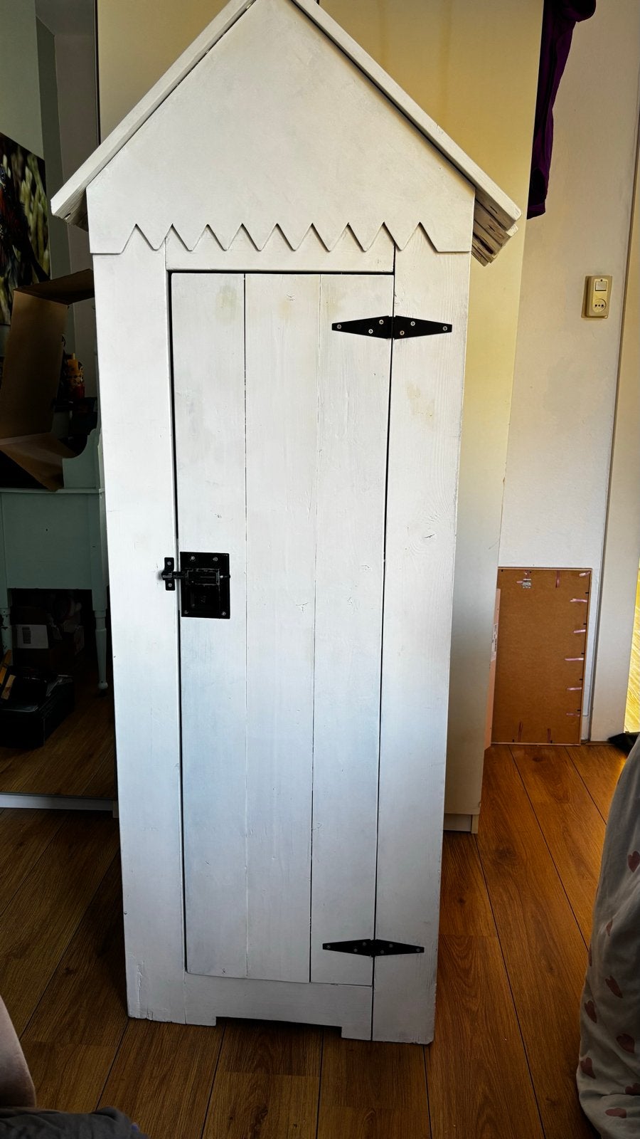 Unieke houten kledingkast met puntdak - Hoogte 179 cm, Ophalen, Met plank(en), Gebruikt, 50 tot 100 cm