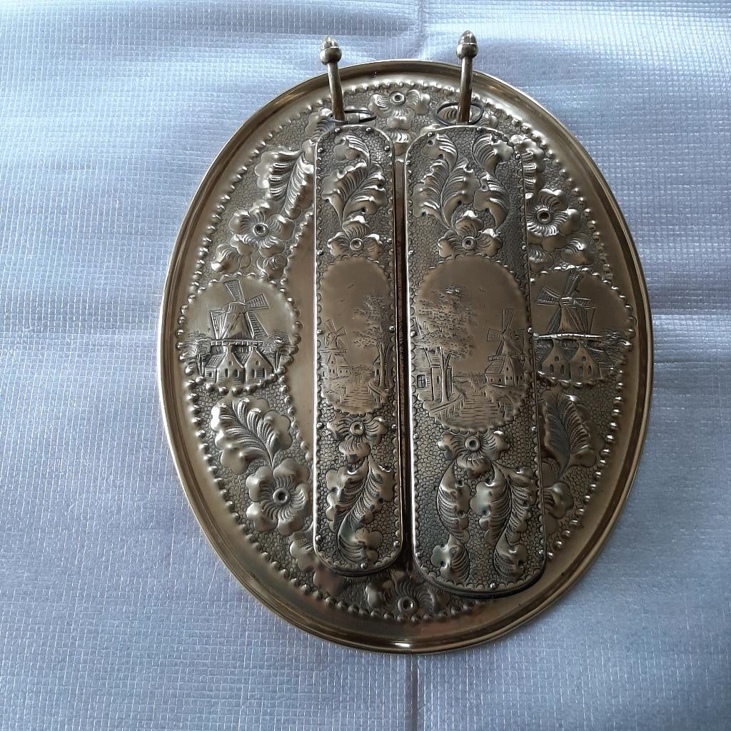 Borstelhanger koper met twee borstels Friesche Koper Kunst, Antiek en Kunst, Antiek | Koper en Brons, Ophalen, Koper