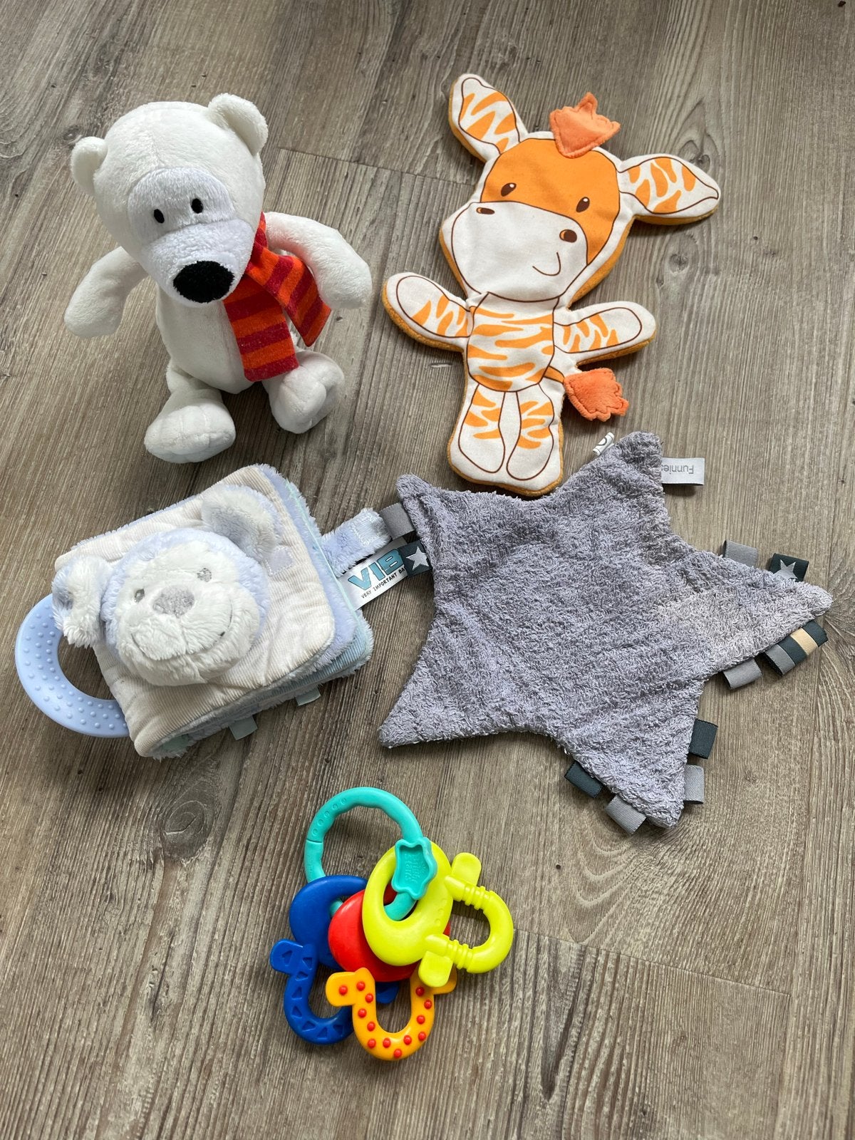 Baby speelgoed pakket: knuffels, bijtring, knisperboekje, Ophalen of Verzenden, Gebruikt, Overige typen