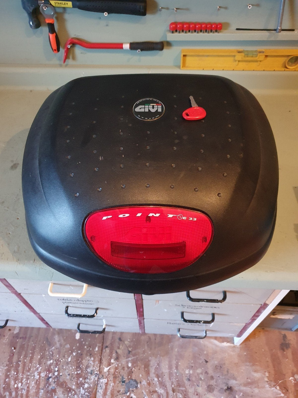 Givi Point E33 Topkoffer met montageplaat en sleutel, Motoren, Ophalen, Gebruikt