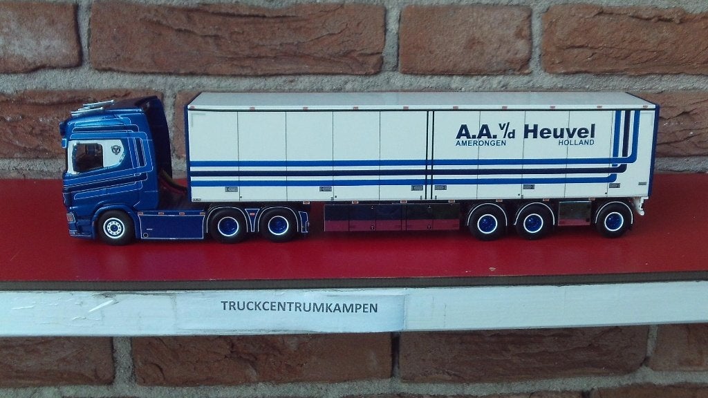 WSI  Scania  S.  Highline  van  A. A. van  den  Heuvel.