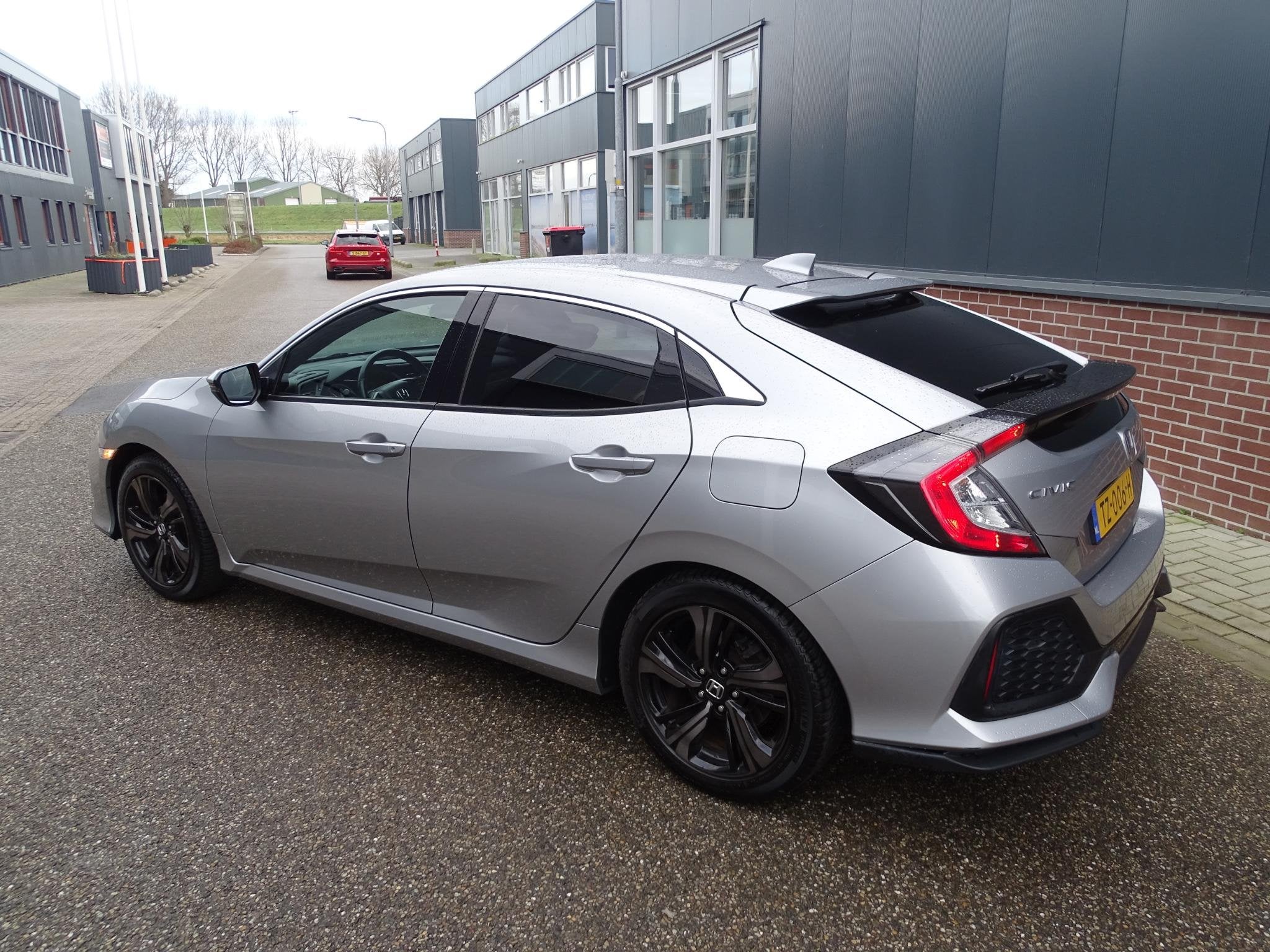 Honda Civic 1.0 i-VTEC Elegance NAVIGATIE | STOELVERWARMING, Auto's, Dealer onderhouden, Stof, Gebruikt, Euro 6
