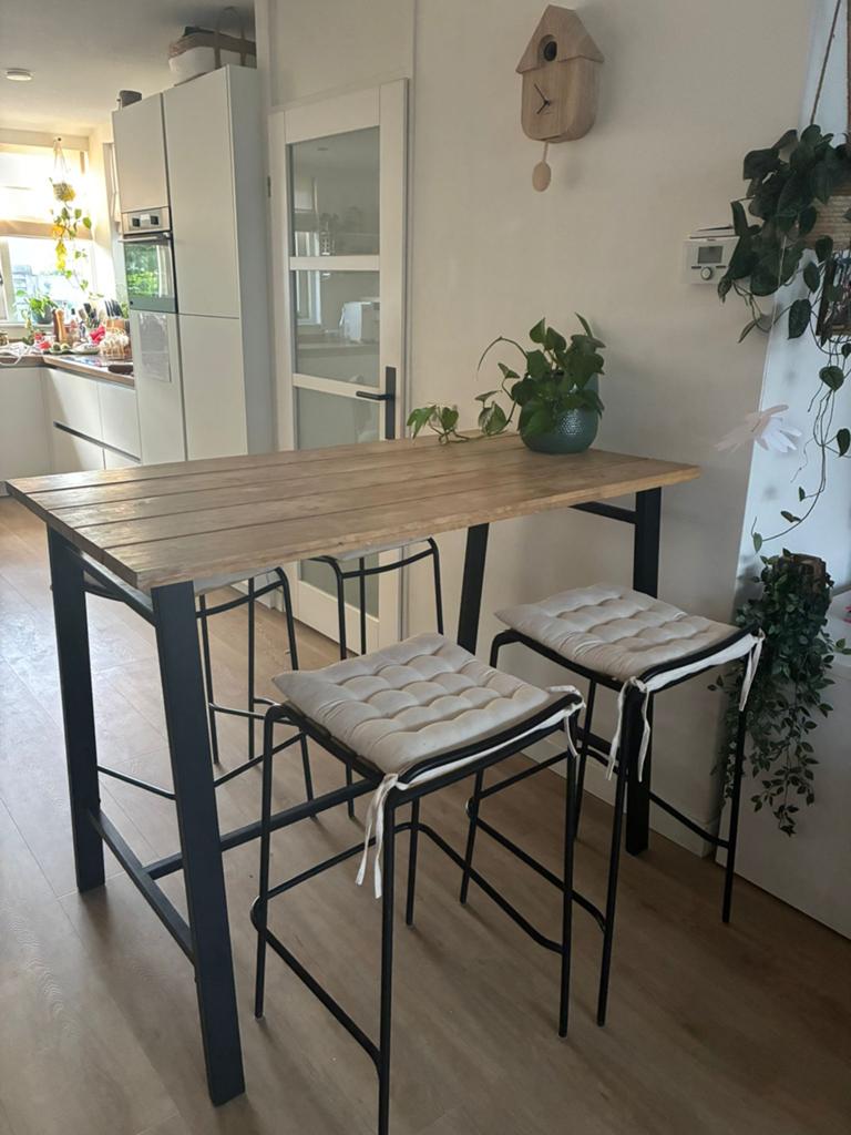 Hoge bartafel met 4 barstoelen, Ophalen, Gebruikt, Inclusief barstoelen