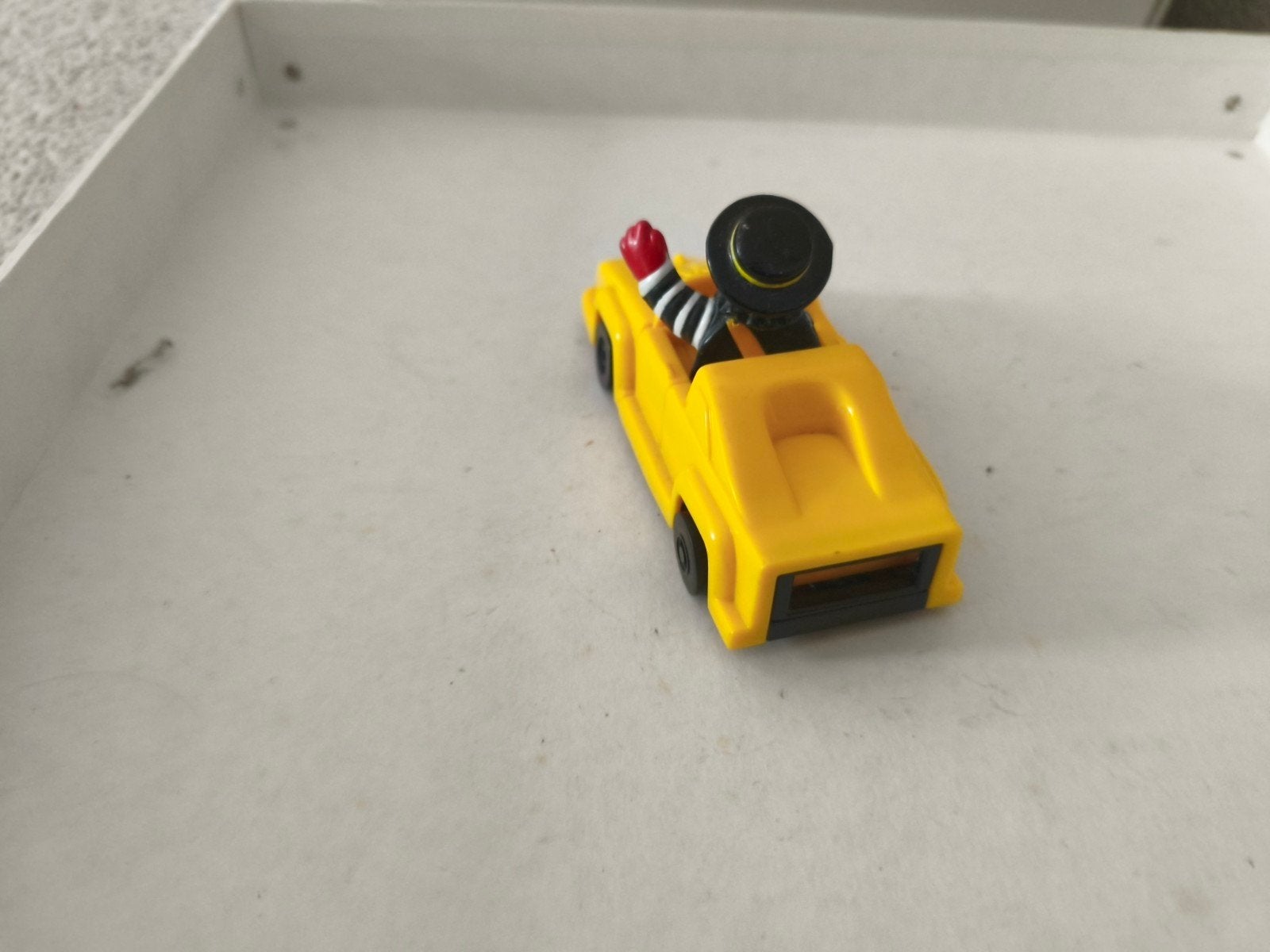 McDonald's Happy Meal auto met boefje, Ophalen of Verzenden, Gebruikt