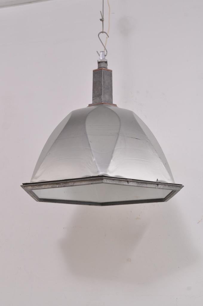 Industriële aluminium fabriekslamp hanglamp lamp, Ophalen of Verzenden, Gebruikt, 50 tot 75 cm
