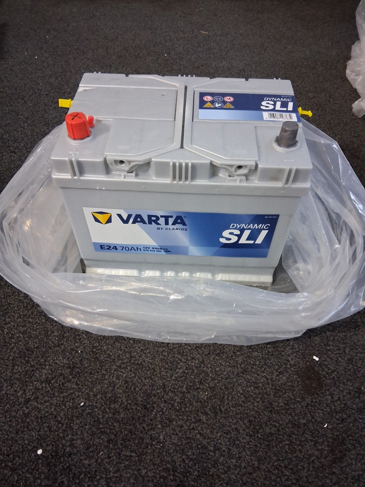 Varta Dynamic SLI E24 70Ah 12V 630A Auto Accu, Ophalen, Nieuw