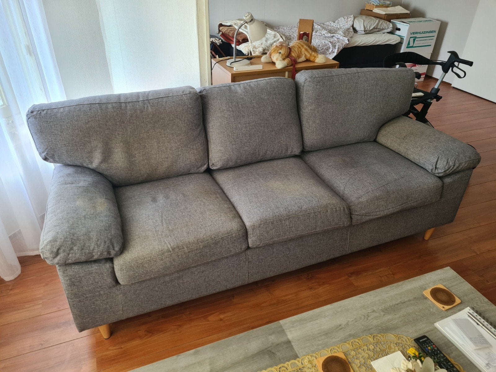 Comfortabele grijze driezitsbank, Ophalen, Modern, Comfortabel, Gebruikt, Driepersoons