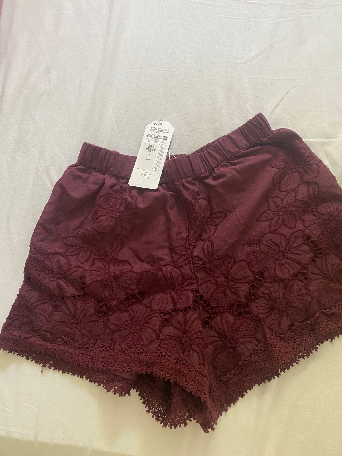 shorts met bloemenborduursel - Maat XS, Kort, Nieuw, Ophalen of Verzenden, Maat 34 (XS) of kleiner