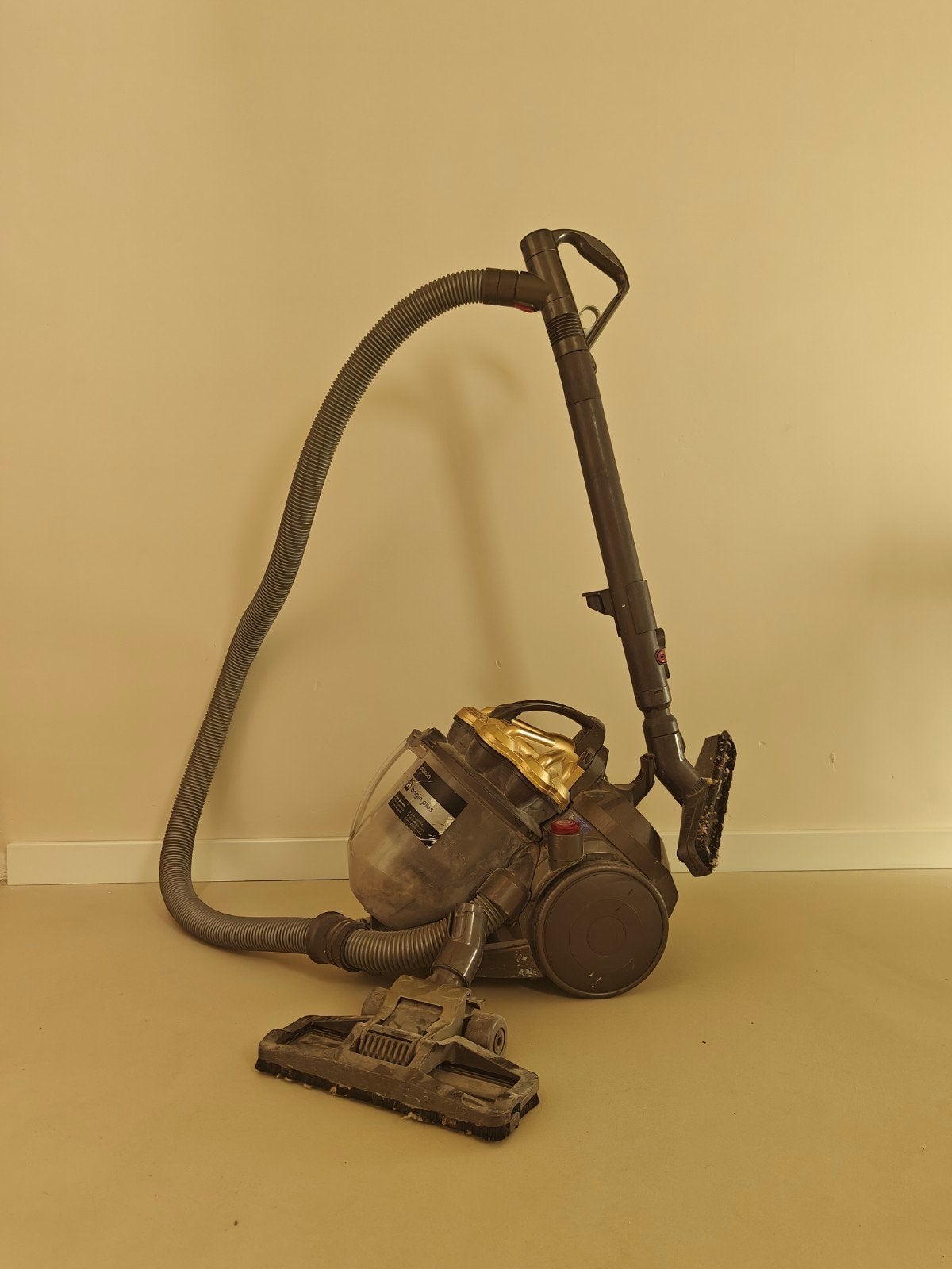 Dyson DC 29 stofzuiger - defect, Witgoed en Apparatuur, Stofzuigers, Ophalen, Inclusief accessoires, Gebruikt, Dyson