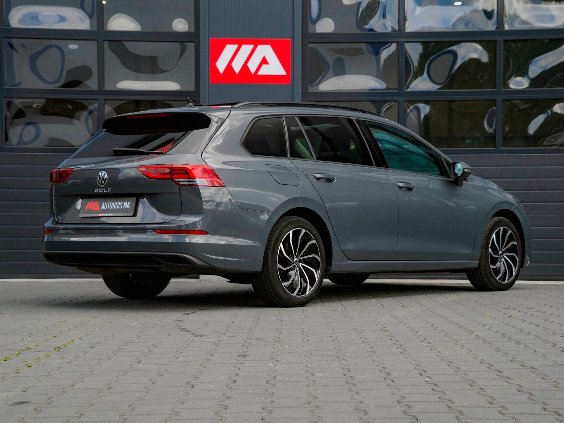 Volkswagen Golf Variant 1.5 eTSI Life Business | PANO | WINT, Voorwielaandrijving, Stof, Zwart, 4 cilinders