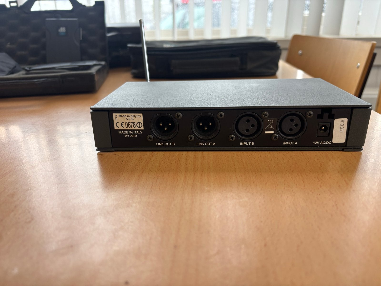dB Technologies IEM 1100 T In-Ear Monitor Systeem, Ophalen of Verzenden, Gebruikt