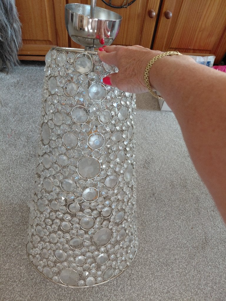 Kristallen Lamp, Ophalen