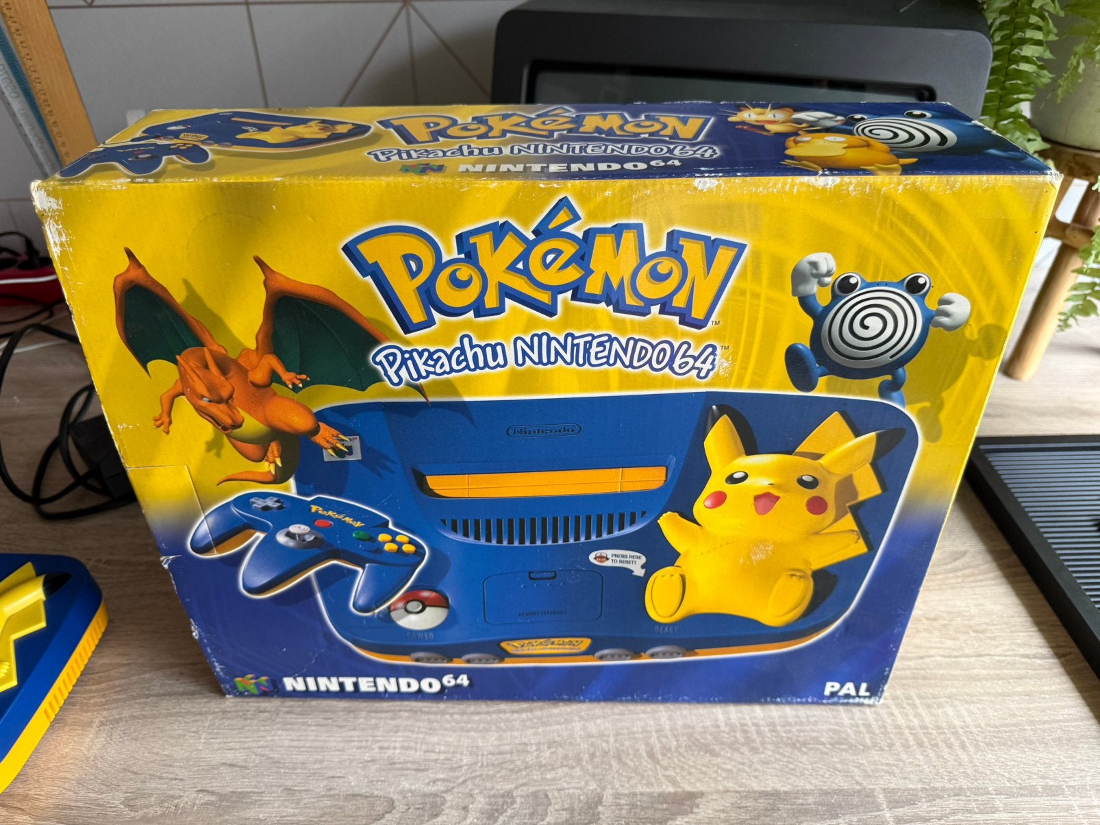 Nintendo 64 Pikachu edition, Avontuur en Actie, 1 speler, Ophalen of Verzenden, Zo goed als nieuw