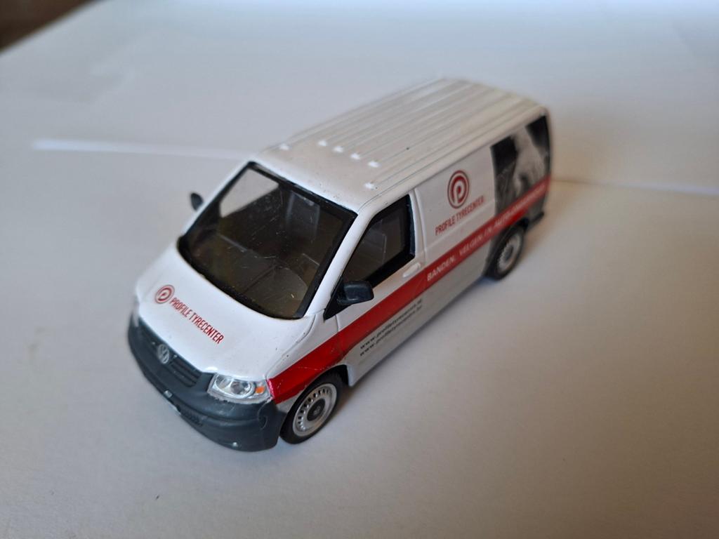 Volkswagen T5 Transporter Profile Tyrecenter 1:43, Ophalen of Verzenden, Zo goed als nieuw, Auto, Overige merken