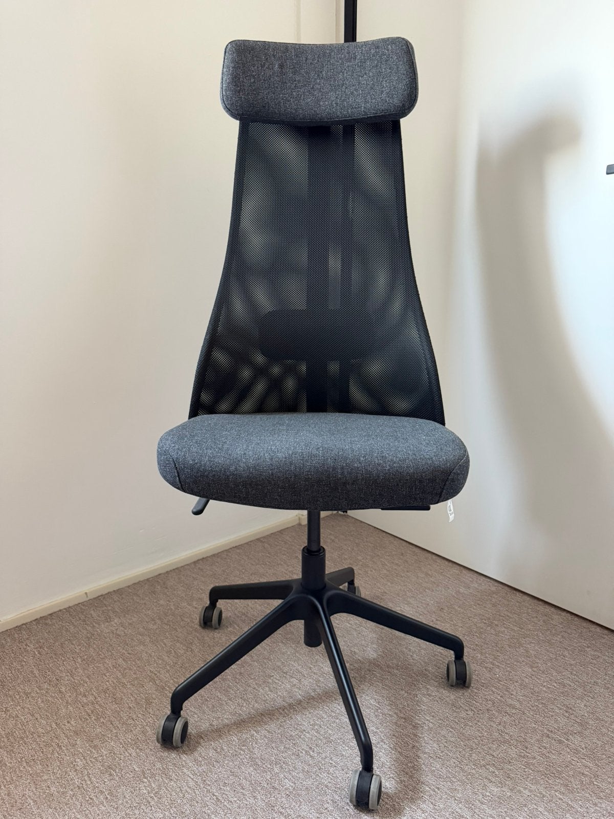 IKEA JÄRVFJÄLLET bureaustoel zwart grijs met stoffen zitting, Ophalen, Zo goed als nieuw, Grijs