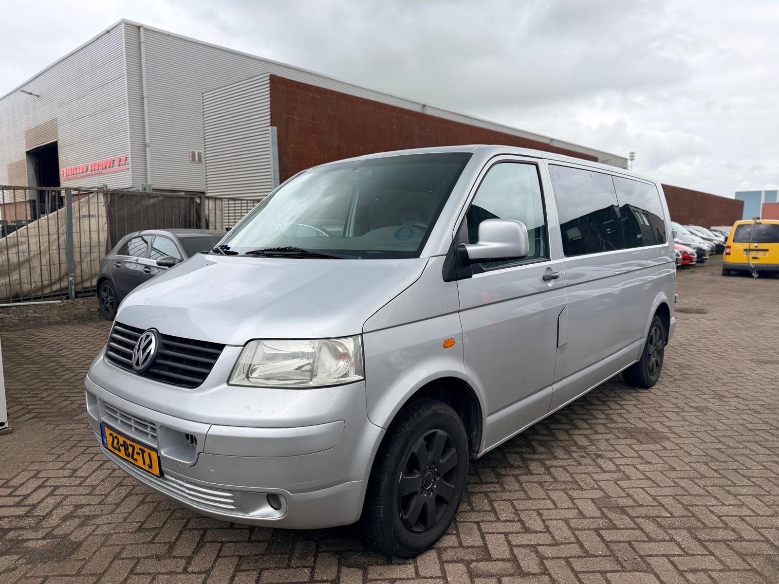 Volkswagen Transporter 2.5 TDI 340 Trendline DC, Auto's, Gebruikt, Volkswagen, Origineel Nederlands, Bedrijf
