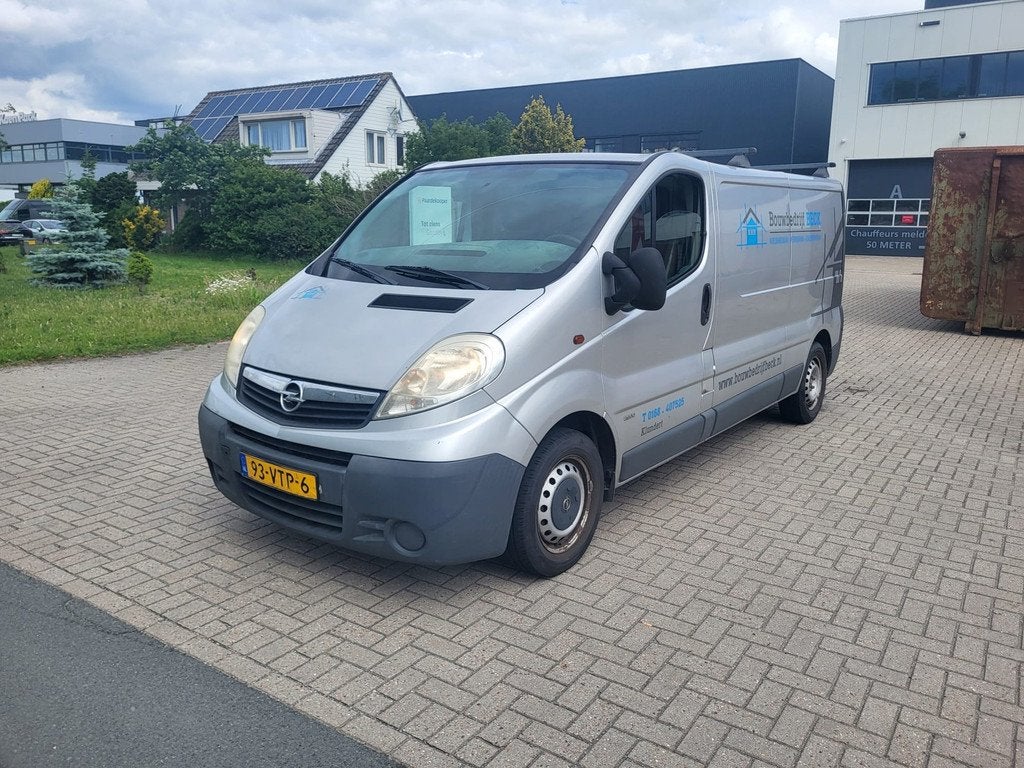 Opel Vivaro 2.0 CDTI L2H1 DC AIRCO 6BAK LANG GRIJS 2008, Auto's, Voorwielaandrijving, Startonderbreker, Origineel Nederlands, Bedrijf