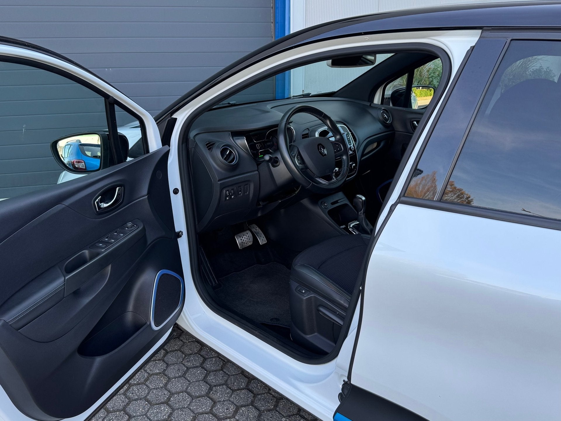 Renault Captur 1.2 TCe Xmod | Automaat | Climate | Stoelverw, 4 cilinders, Leder en Stof, Wit, 19 km/l