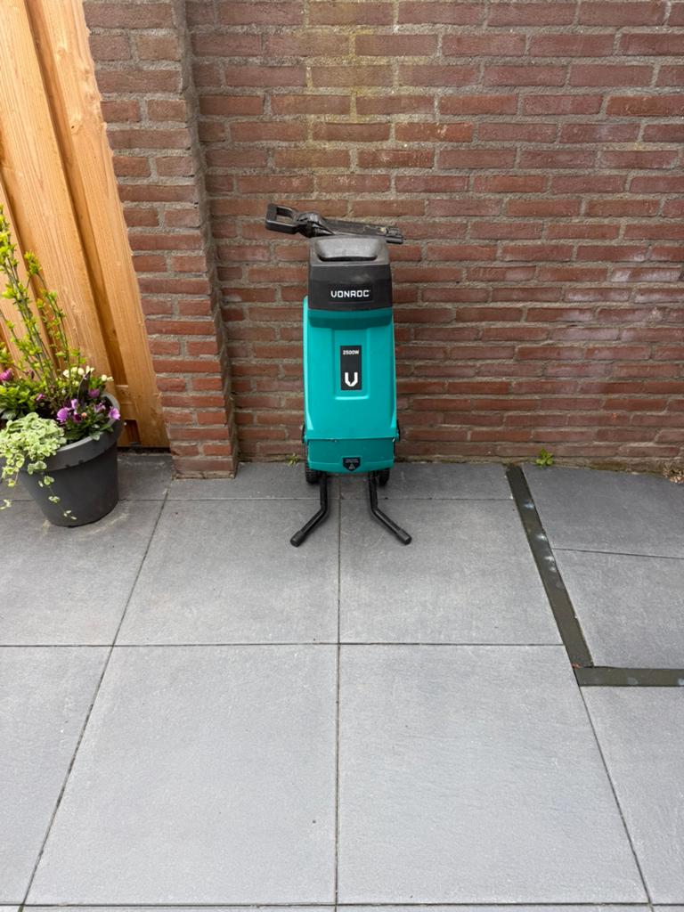 VONROC Hakselaar 2500W – incl. nieuwe messen, Tuin en Terras, Hakselaars, Gebruikt, Elektrisch, Met opvangzak, Ophalen of Verzenden