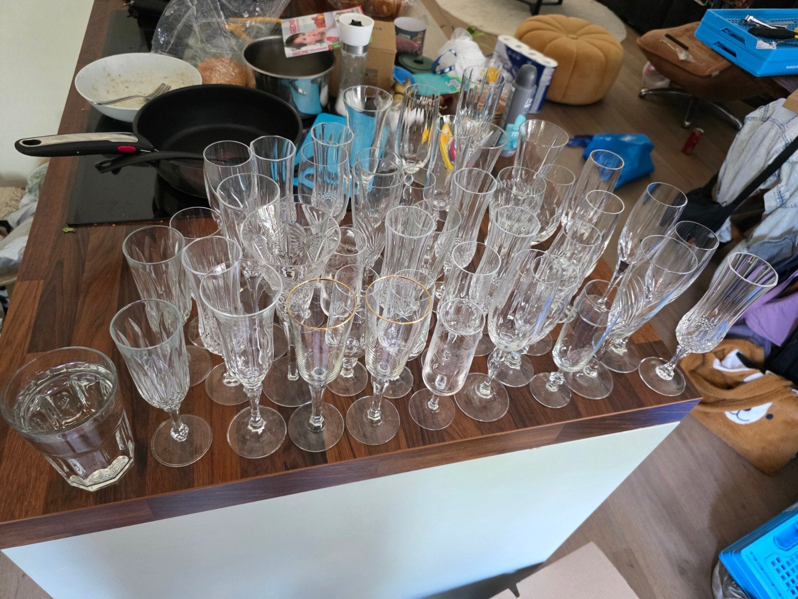 champagne glazen, Ophalen