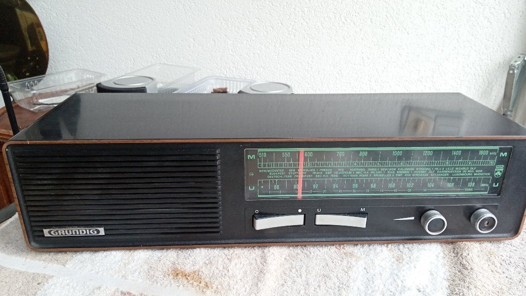 Radio GRUNDIG RF210 (vintage) in zeer goede staat., Audio, Tv en Foto, Radio's, Gebruikt, Radio, Ophalen of Verzenden