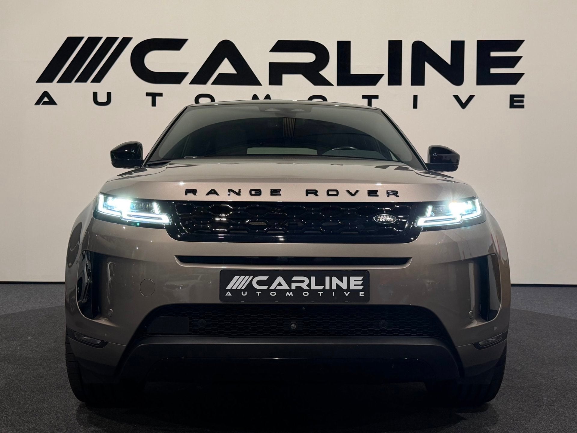 Land Rover Range Rover Evoque 1.5 P300e AWD SE AWD HYBRIDE A, Auto's, Euro 6, Bruin, Hybride Elektrisch/Benzine, SUV of Terreinwagen