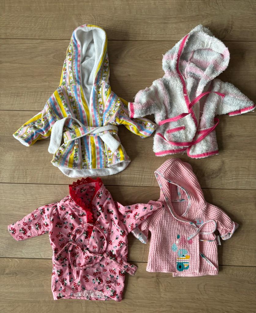 4 Badjassen voor babyborn - Diverse kleuren en patronen, Ophalen, Gebruikt, Overige typen
