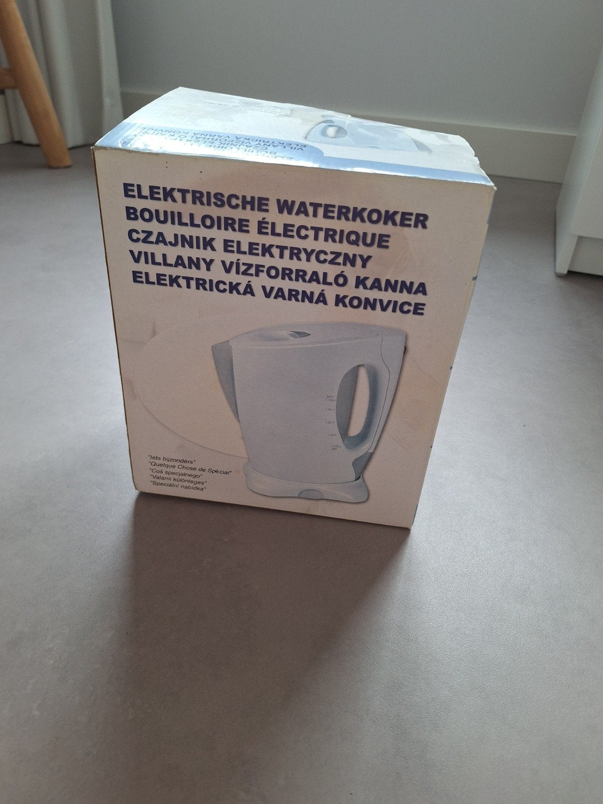 Nieuwe elektrische waterkoker camping, Witgoed en Apparatuur, Waterkokers, 1 tot 2 liter, Ophalen, Nieuw, Draadloos