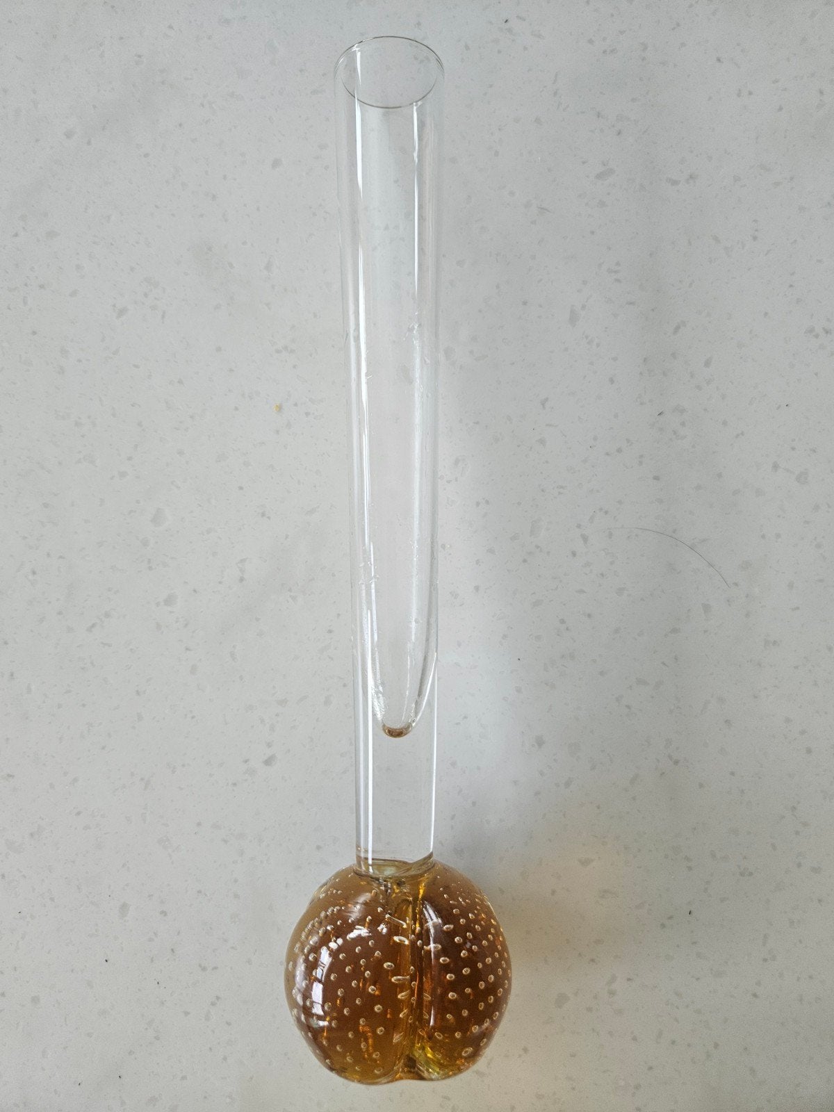Glazen vaasje met amberkleurige bol en bubbels, Ophalen of Verzenden