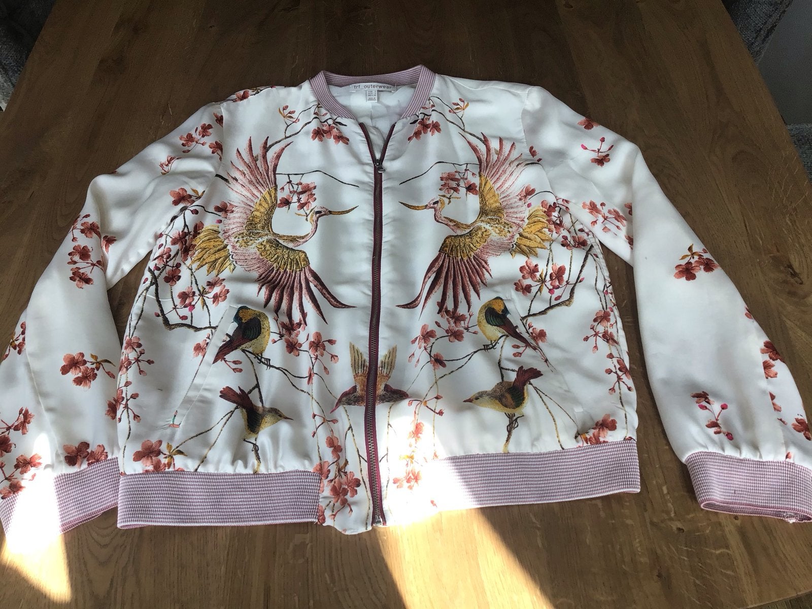 TRF Outerwear Bomberjack met kraanvogelprint, Ophalen of Verzenden, Gedragen, Maat 36 (S), Wit