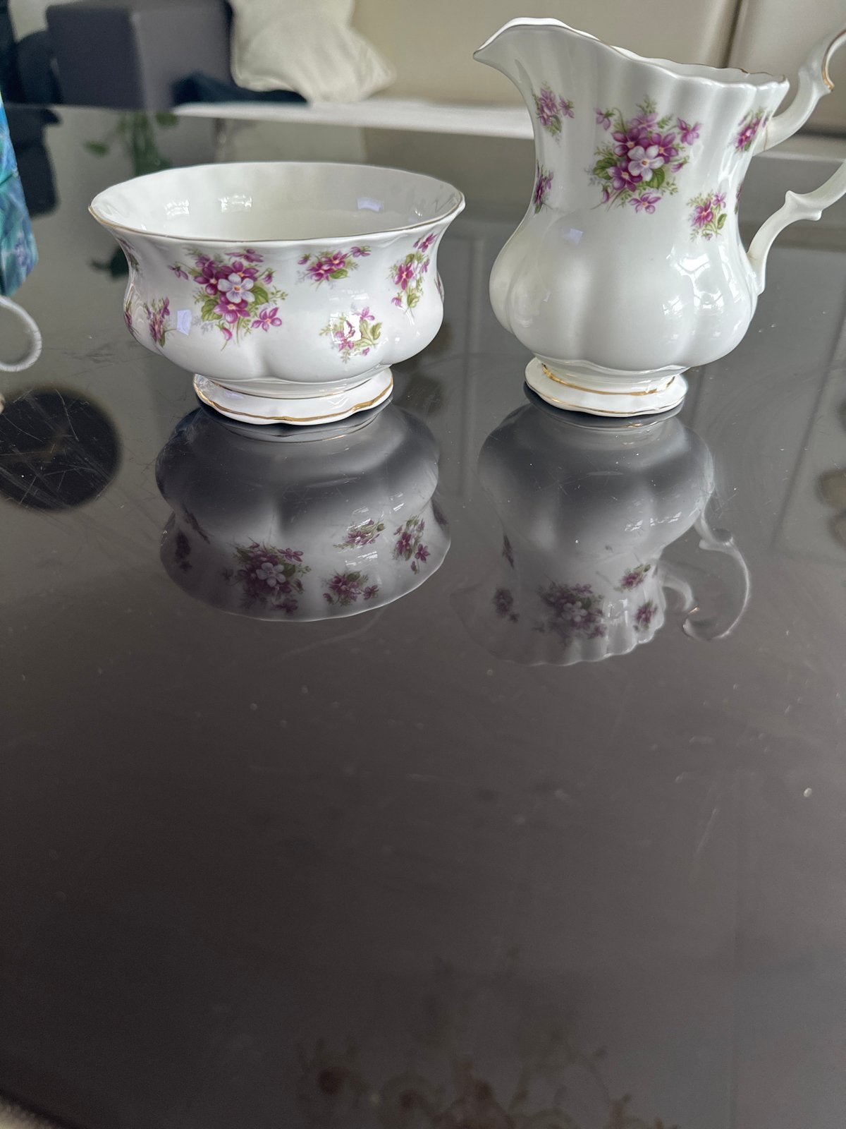 Royal Albert Sweet Violets Melkkan en Suikerpot, Ophalen of Verzenden