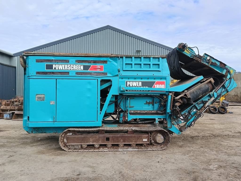 Powerscreen powershredder 1800 shredder wood waste magnet