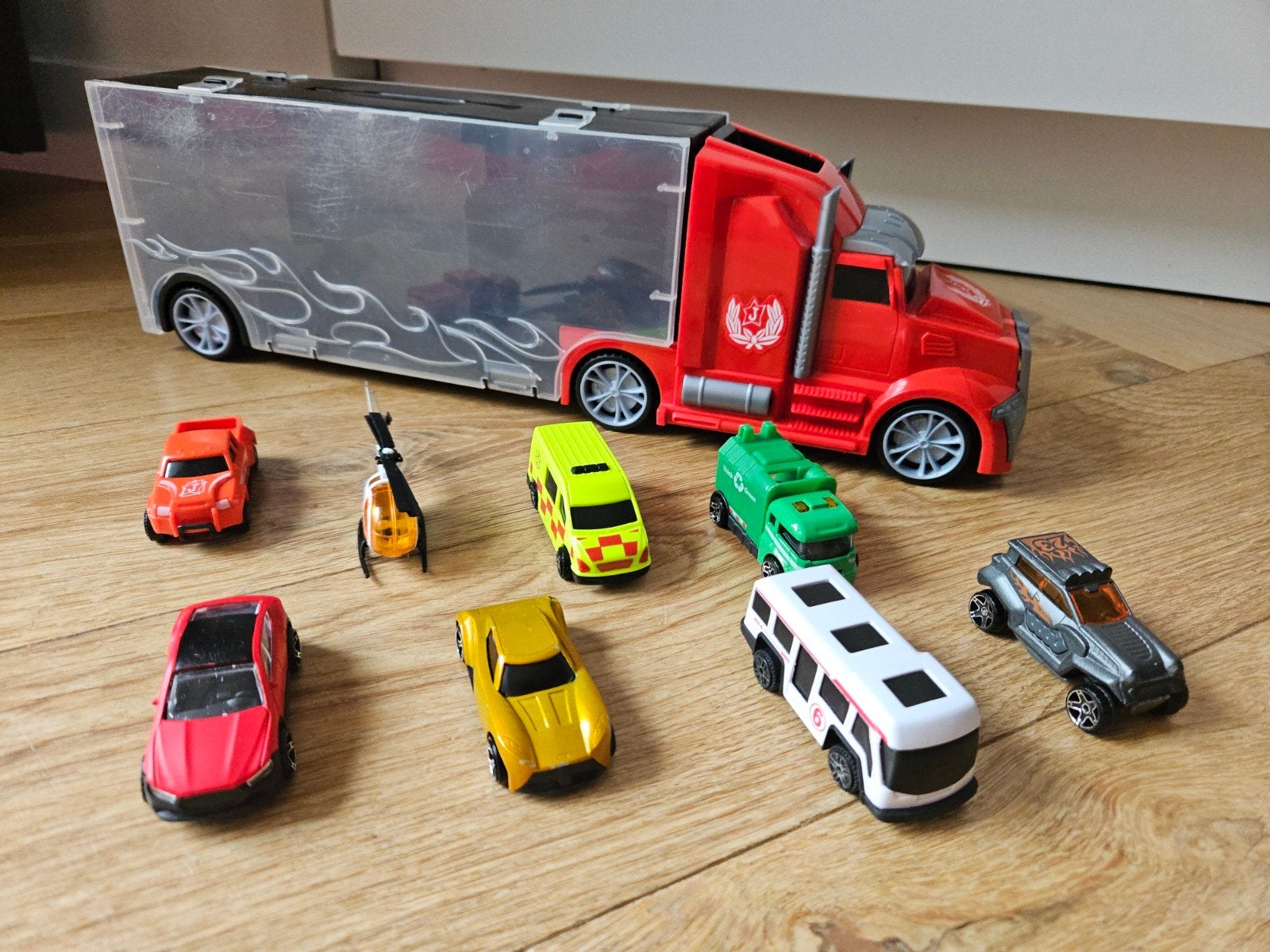 Vrachtwagen met opbergvakken, 7 auto's en helikopter, Ophalen of Verzenden