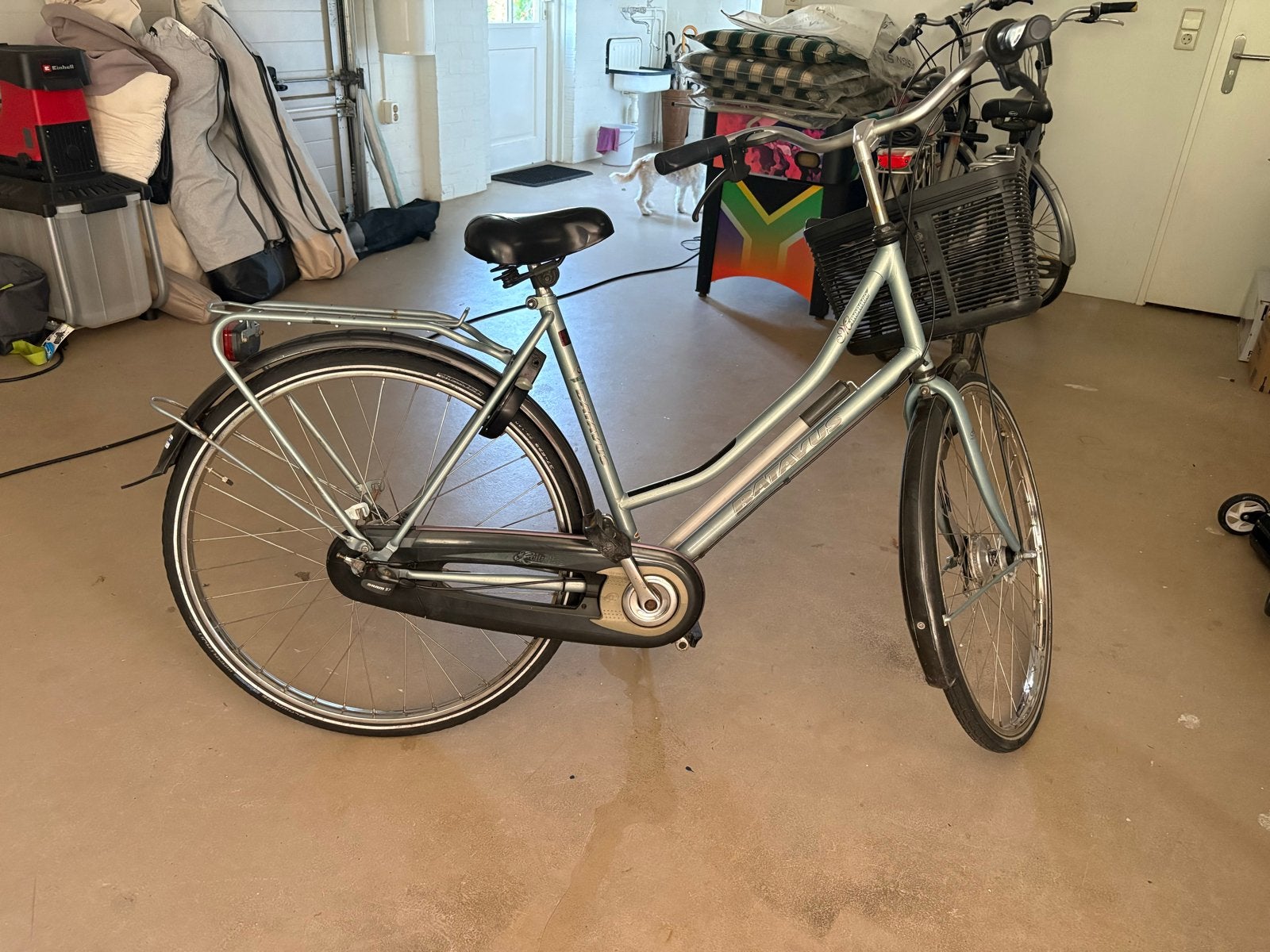 Batavus damesfiets met mandje, Fietsen en Brommers, Fietsen | Dames | Damesfietsen, Ophalen, Velgrem, Versnellingen, Batavus