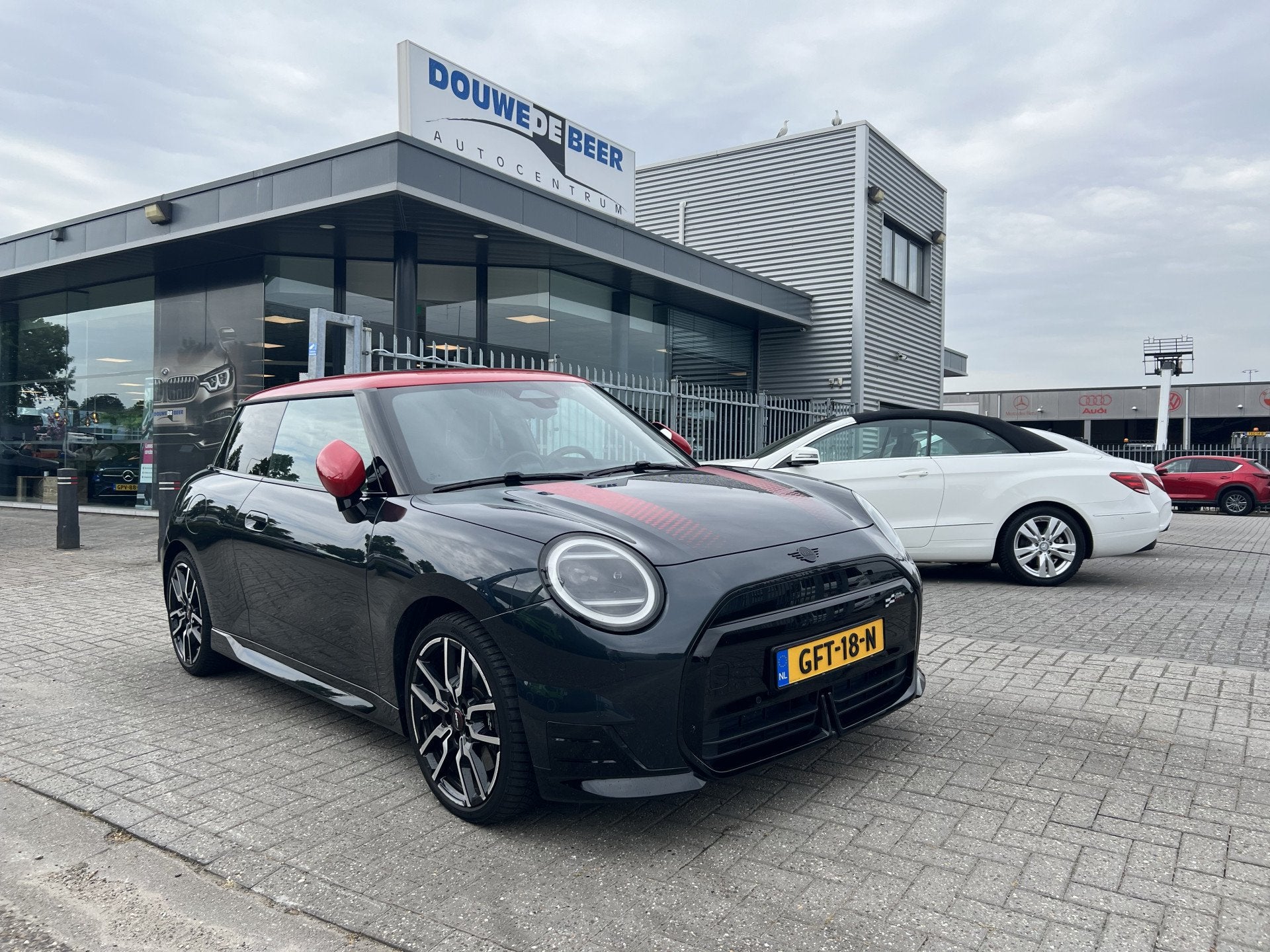 MINI 3-deurs Cooper SE John Cooper Works M 54.2 kWh pano.dak, Auto's, Gebruikt, Zwart, 4 stoelen, Mini Electric