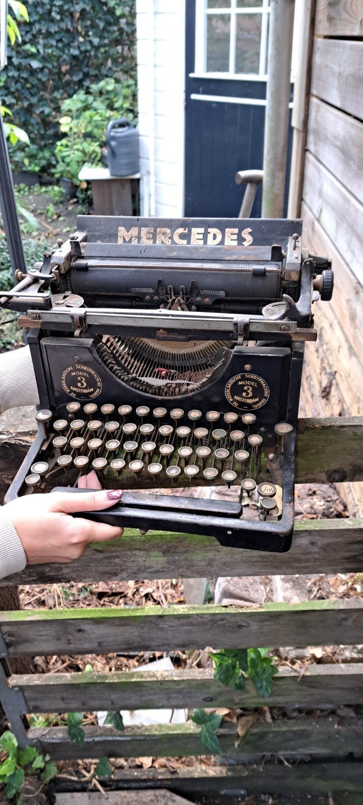 Typemachine jaren '40 merk Mercedes, Ophalen