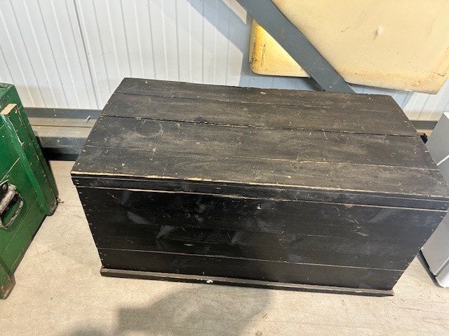 Kist zwart, Ophalen, 50 – 75, Gebruikt, 50 tot 100 cm