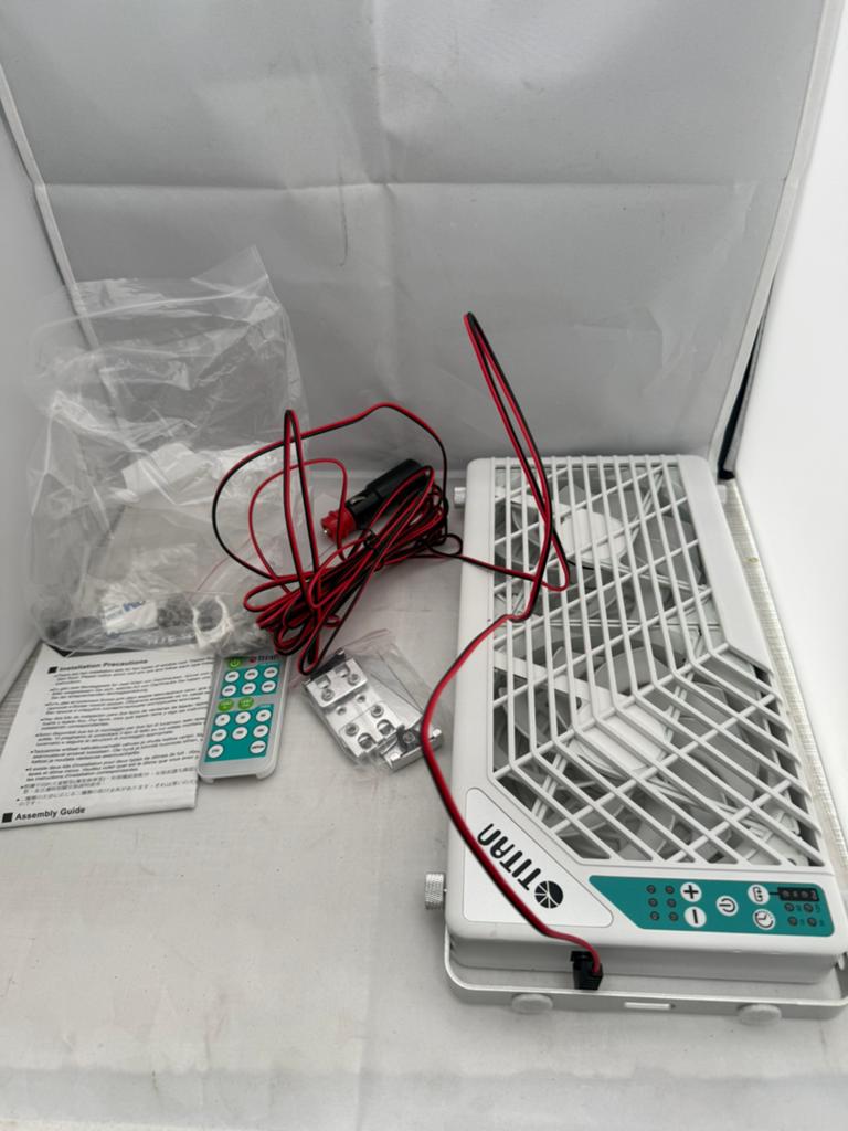 Titan ventilator / dakventilator met afstandsbediening, Ophalen of Verzenden, Zo goed als nieuw