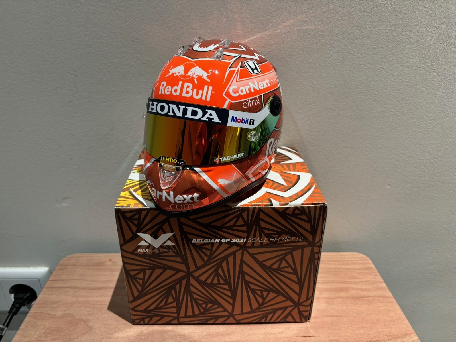 Max verstappen helm 1:2 spa 2021, Ophalen of Verzenden, Zo goed als nieuw, Formule 1