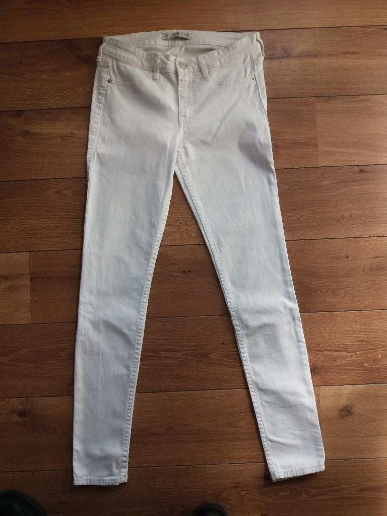 Witte jeans, Abercrombie & Fitch, maat W24/L31, Wit, Ophalen of Verzenden, Zo goed als nieuw, W27 (confectie 34) of kleiner